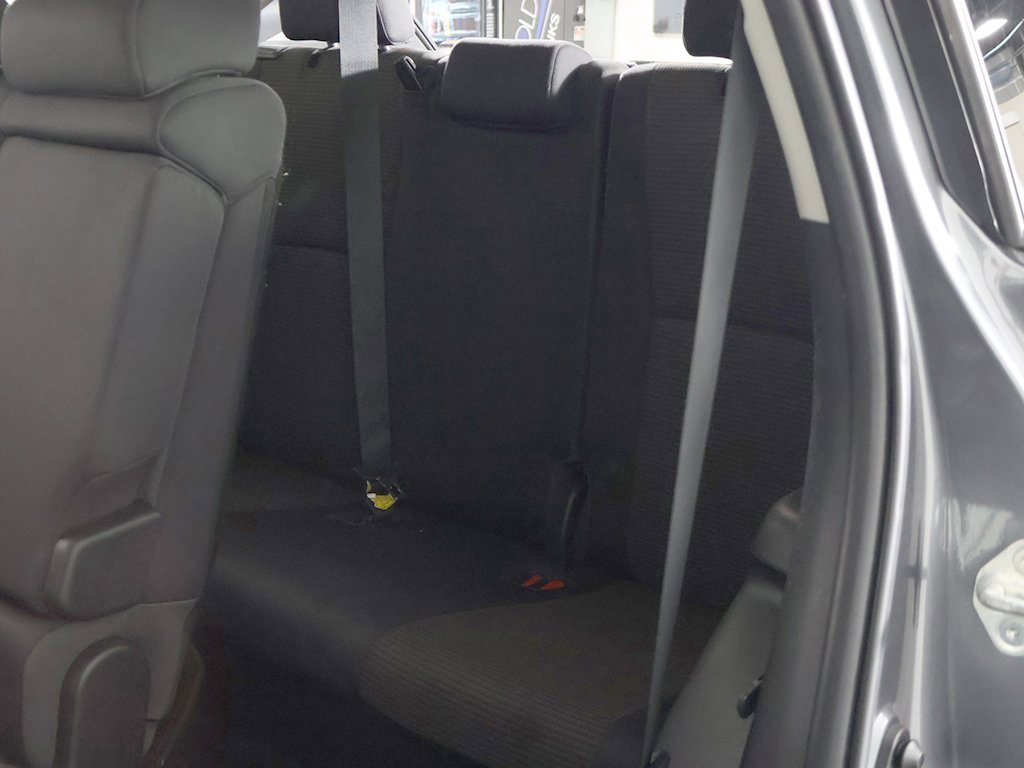 Used 2022 Toyota Highlander LE image 32