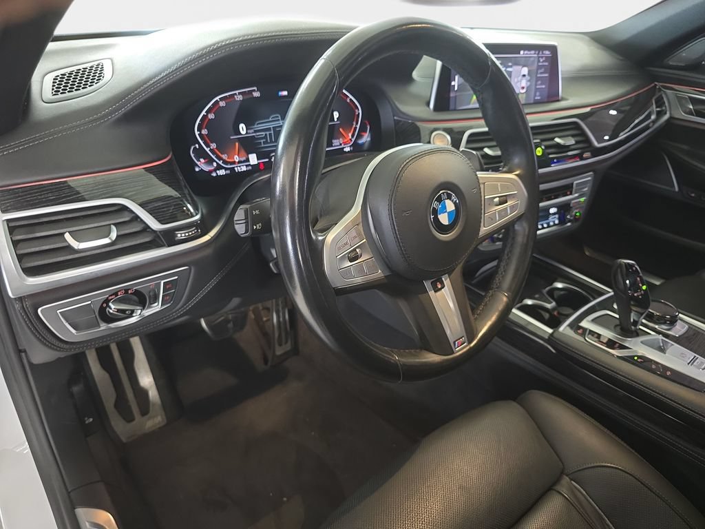 Used 2021 BMW 750i xDrive w/ Executive Package AWD/4WD image 26