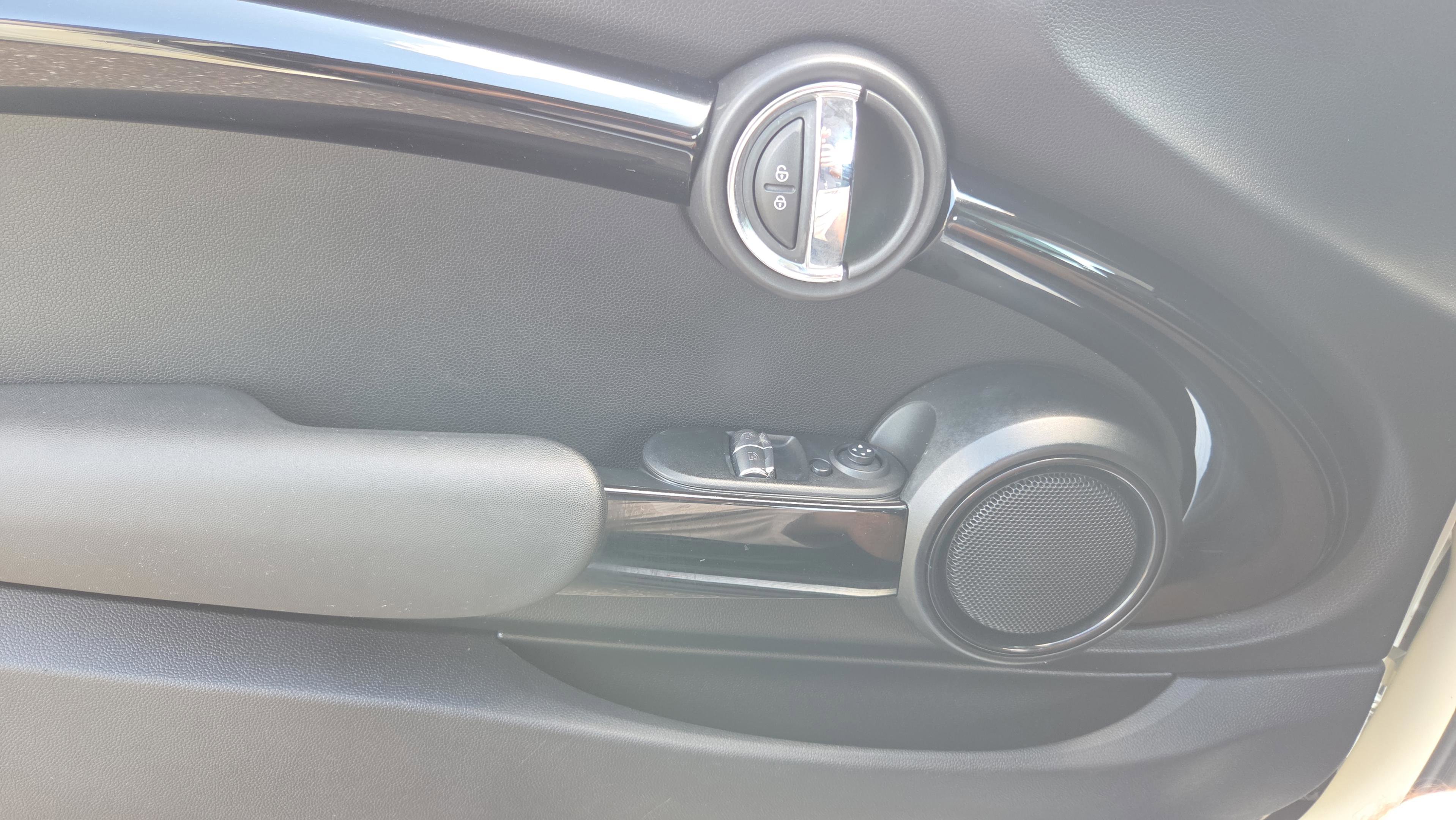 Used 2020 MINI Cooper S image 23