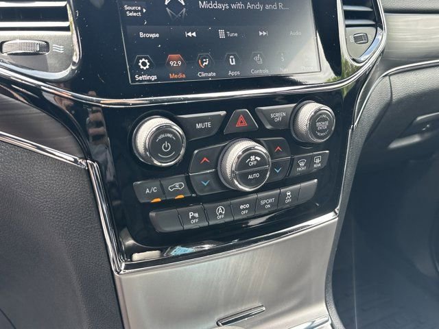Used 2019 Jeep Grand Cherokee Limited AWD/4WD image 31