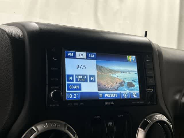 Used 2011 Jeep Wrangler Unlimited Rubicon w/ Connectivity Group image 22