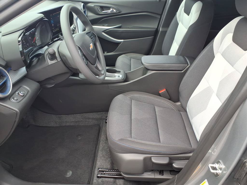 New 2026 Chevrolet Trax LS w/ LS Convenience Package FWD image 5