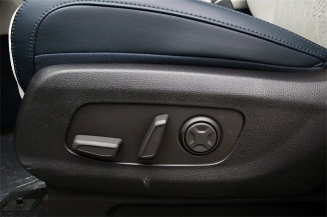 New 2025 Kia Carnival SX w/ SX Dark Edition Package FWD image 20