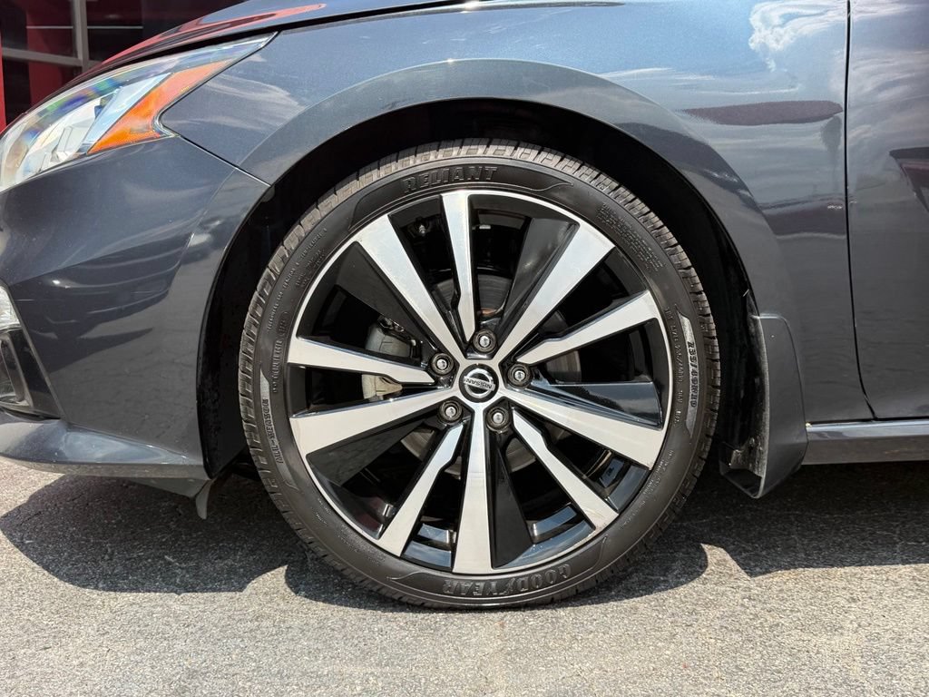 Used 2019 Nissan Altima 2.5 Platinum FWD image 4