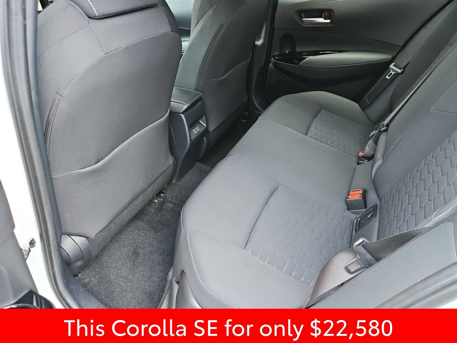 Used 2023 Toyota Corolla SE FWD image 33