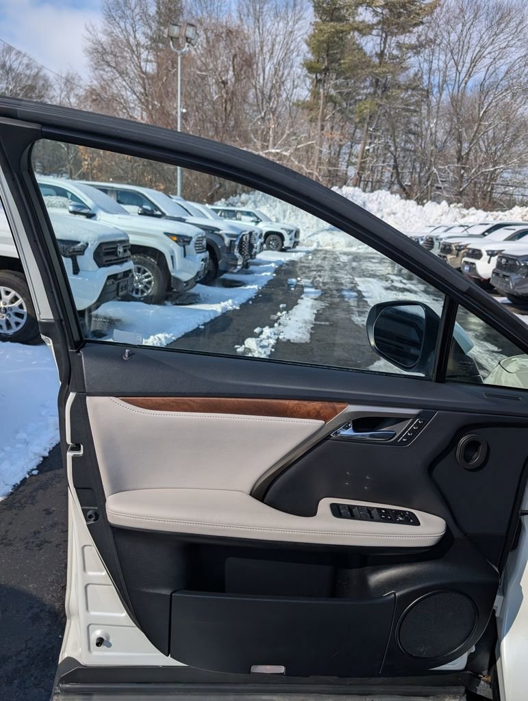 Used 2022 Lexus RX 350L Premium w/ Premium Package image 12