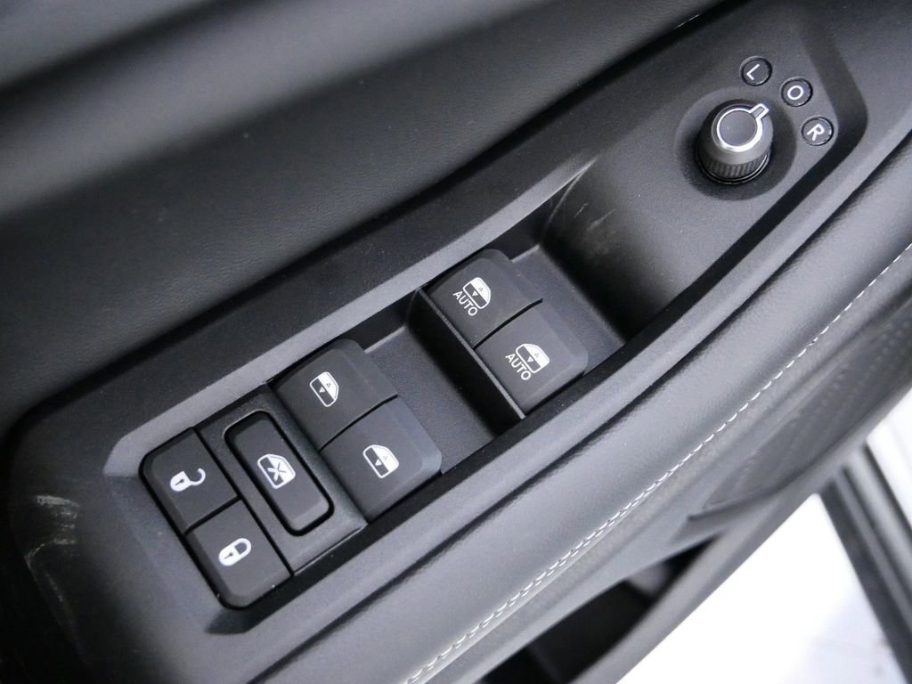 Certified 2024 Jeep Grand Cherokee Altitude image 36