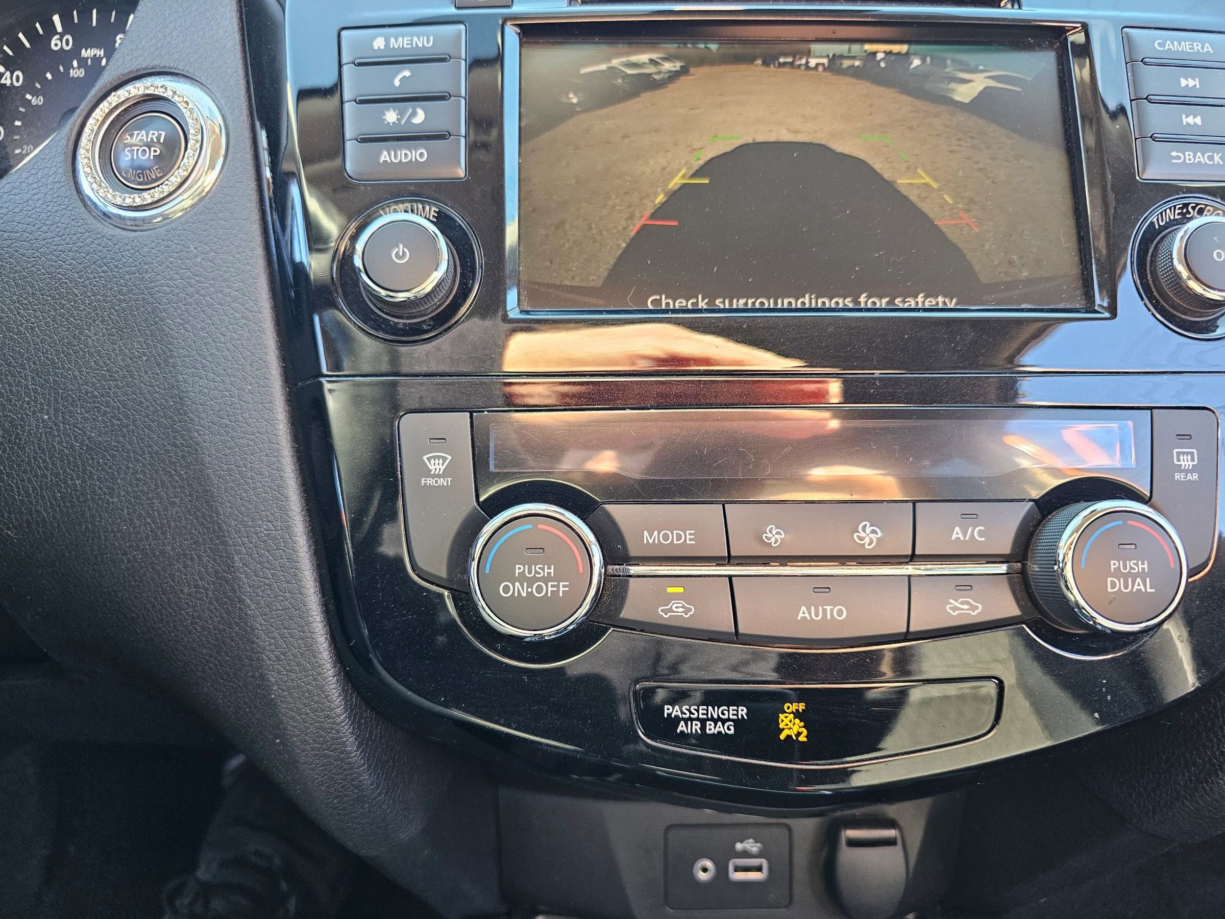 Used 2019 Nissan Rogue SV image 16