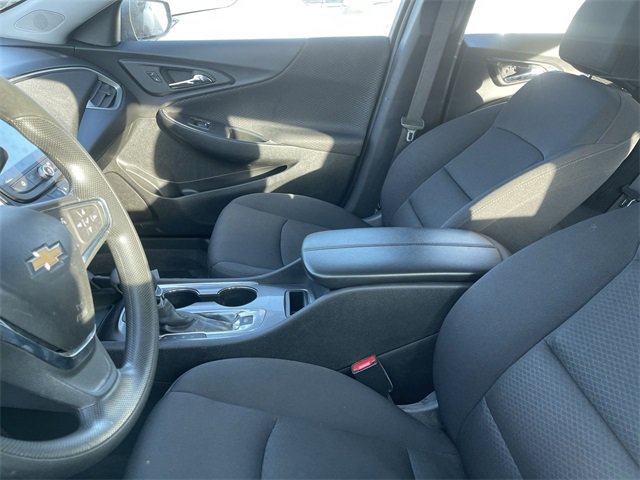 Used 2024 Chevrolet Malibu LT image 3