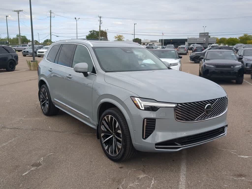Used 2026 Volvo XC90 B6 Plus w/ Protection Package Premier AWD/4WD image 8