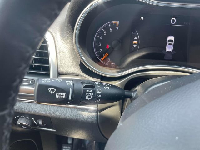 Used 2022 Jeep Grand Cherokee Limited image 36