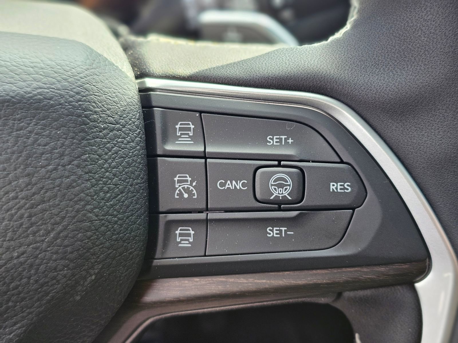 New 2026 Jeep Grand Cherokee Laredo image 15