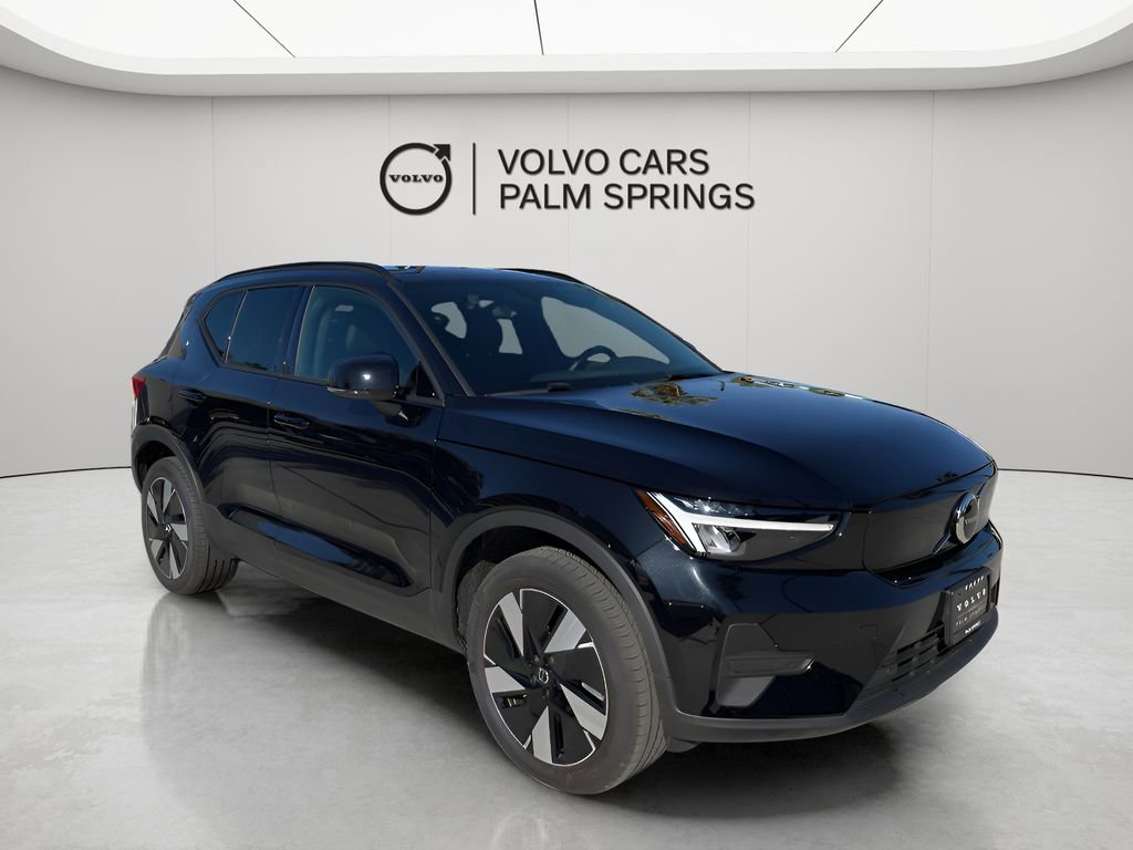New 2025 Volvo EX40 Core w/ Climate Package