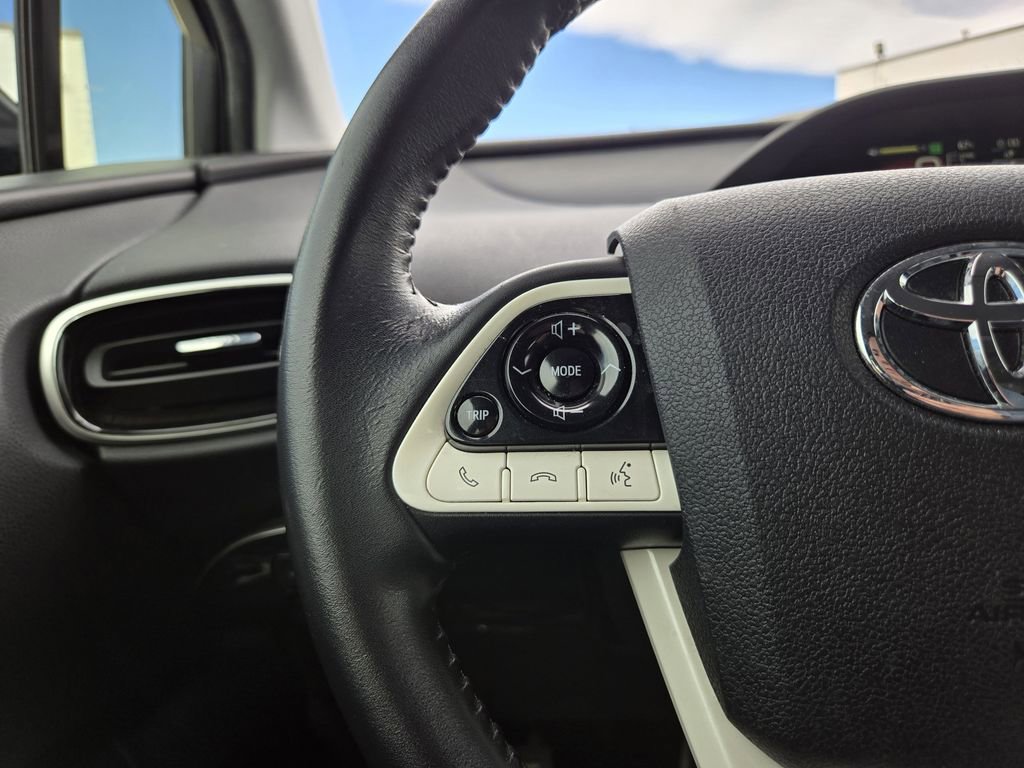 Used 2016 Toyota Prius Four w/ Advanced Technology Package image 29