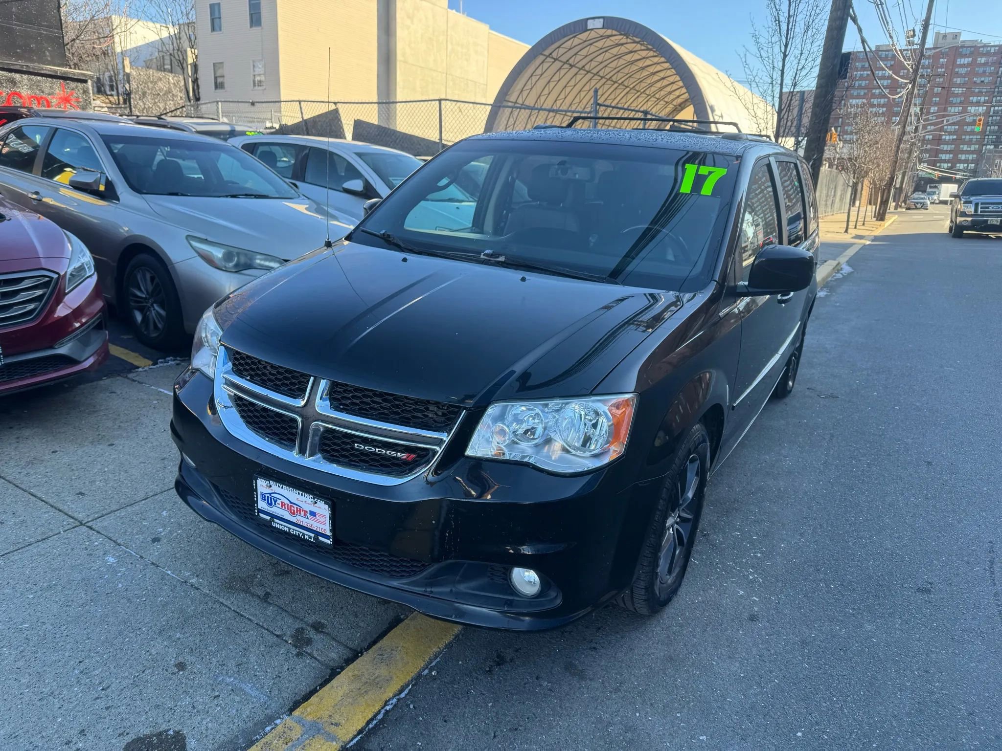 Used 2017 Dodge Grand Caravan SXT image 7