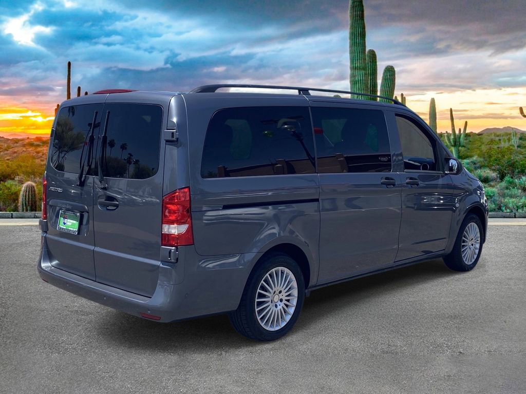 Used 2018 Mercedes-Benz Metris Passenger image 3
