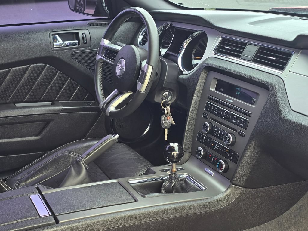 Used 2010 Ford Mustang Coupe RWD image 15