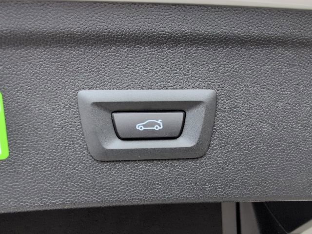 New 2026 BMW iX xDrive45 image 40