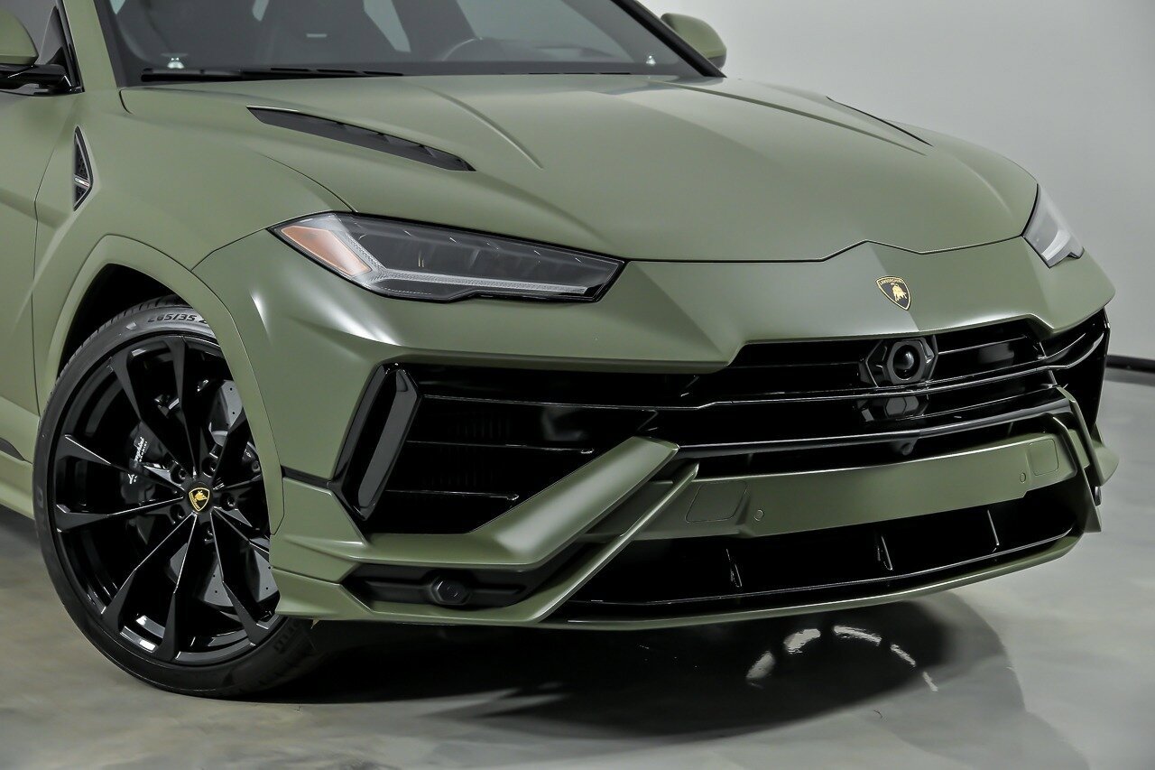 Used 2024 Lamborghini Urus S AWD/4WD image 2