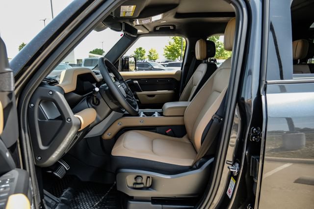 New 2026 Land Rover Defender 110 X AWD/4WD image 4