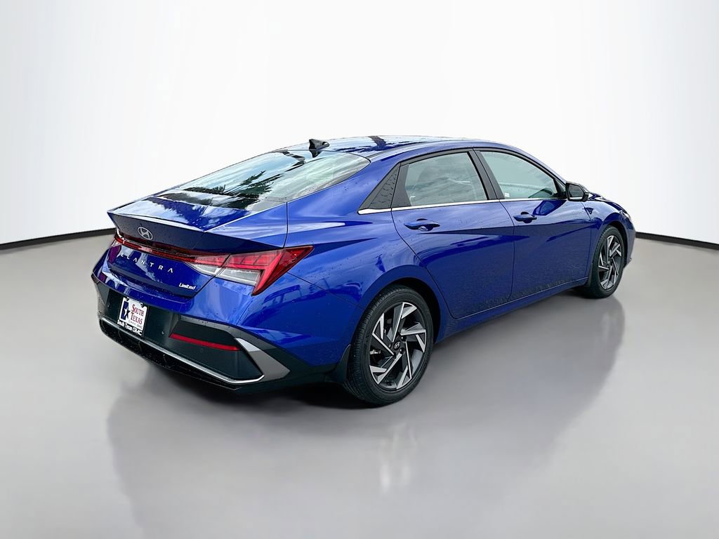 Used 2024 Hyundai Elantra Limited image 7