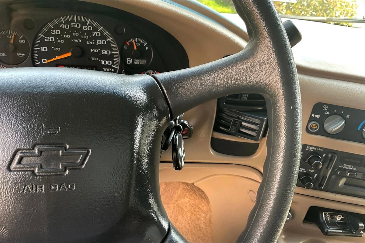 Used 2000 Chevrolet Astro Passenger RWD image 11