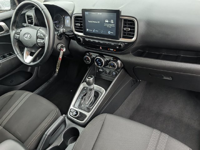 Used 2021 Hyundai Venue SEL FWD image 30