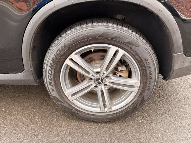 Used 2022 Mercedes-Benz GLC 300 4MATIC w/ Driver Assistance Package image 10