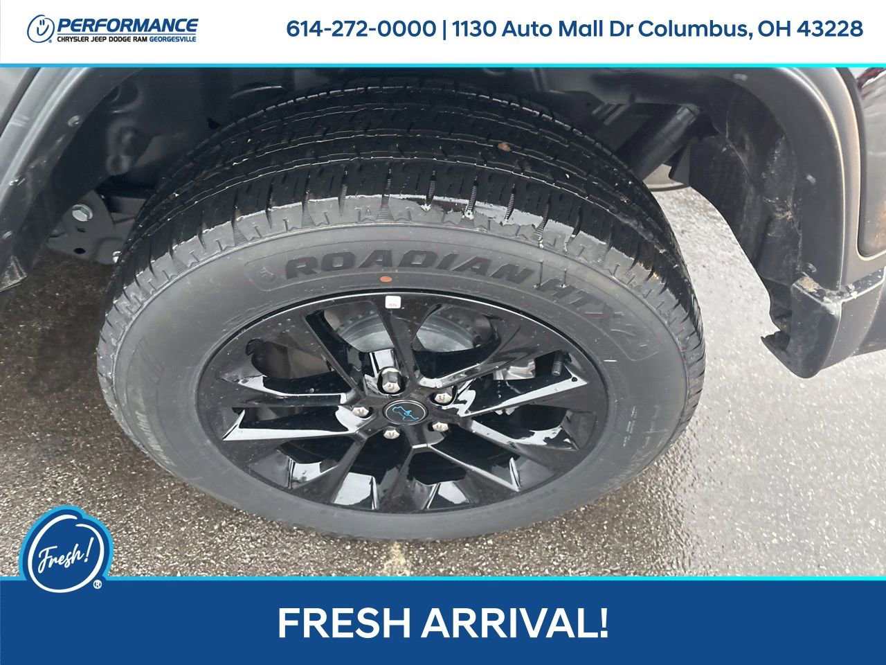 Used 2025 Jeep Wrangler Unlimited Sahara image 11