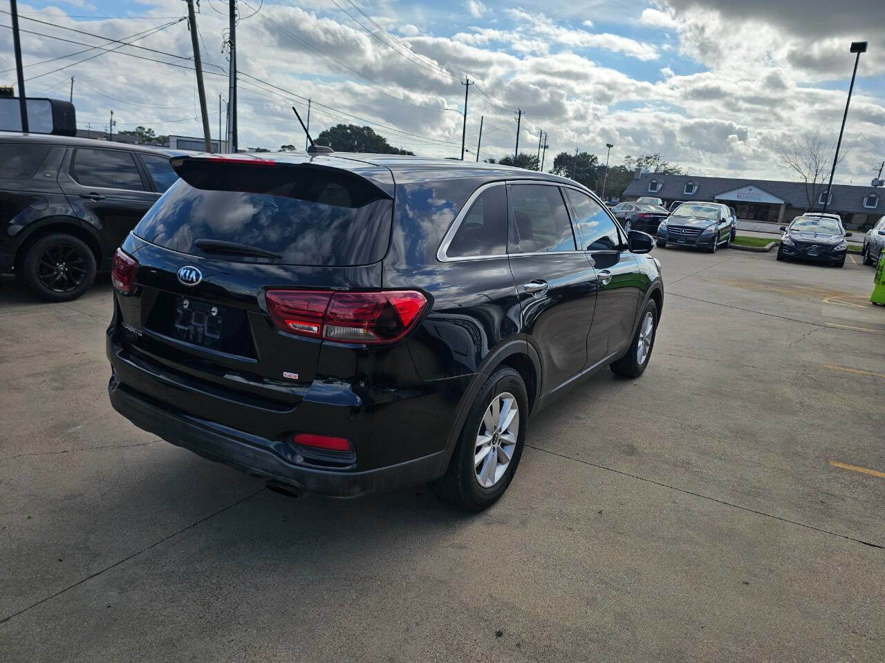 Used 2019 Kia Sorento L image 4