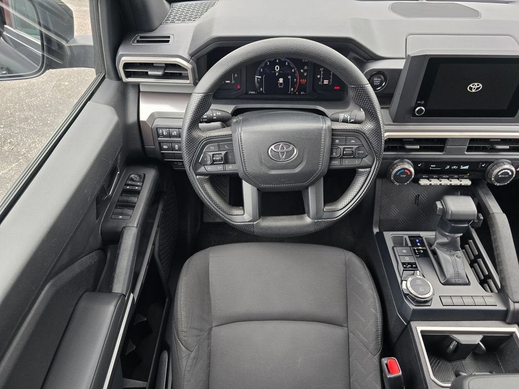 Certified 2024 Toyota Tacoma SR5 AWD/4WD image 25