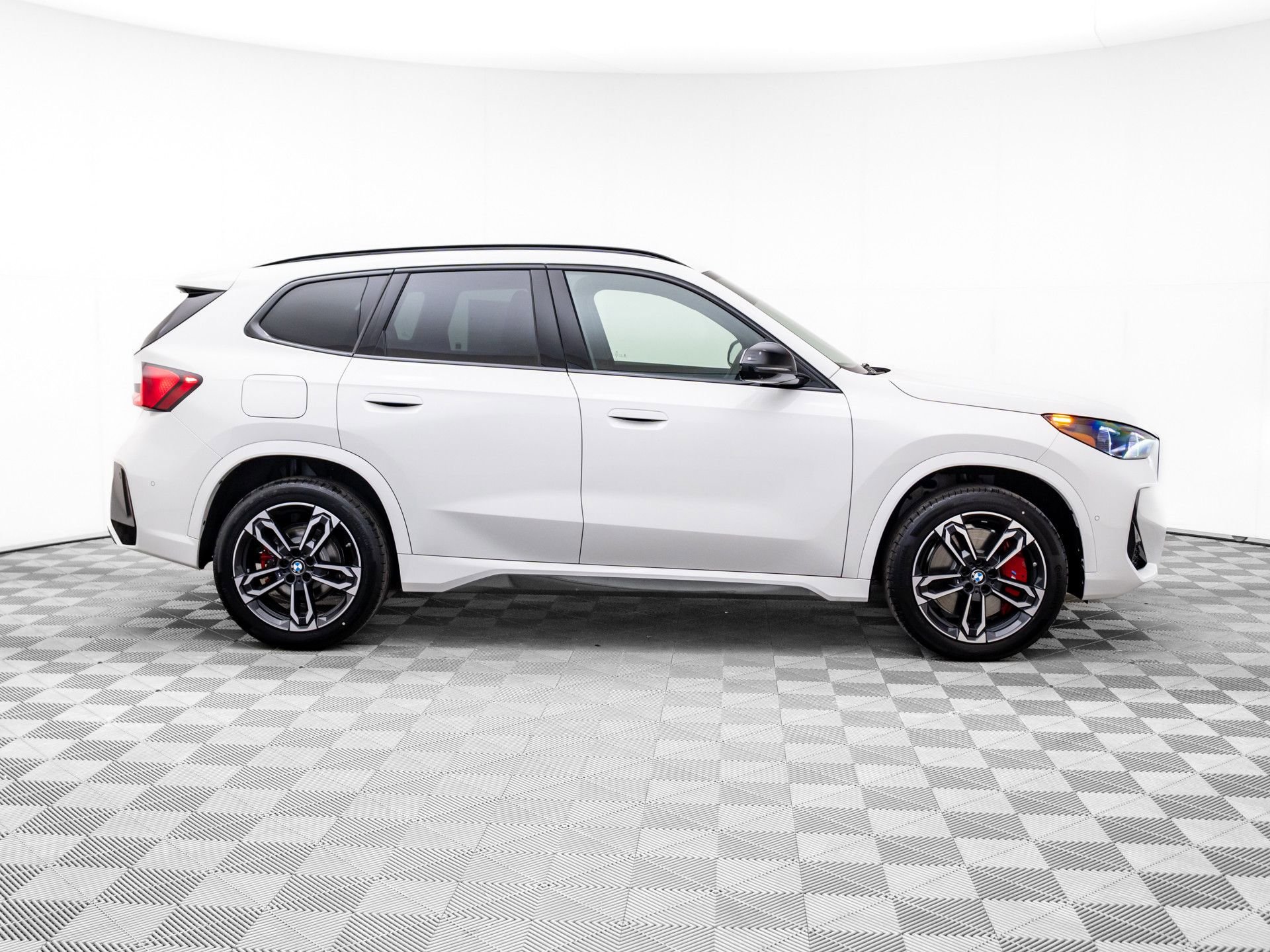 New 2026 BMW X1 xDrive28i w/ Technology Package AWD/4WD image 7