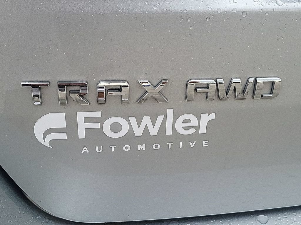 Used 2022 Chevrolet Trax LT w/ LT Convenience Package AWD/4WD image 37