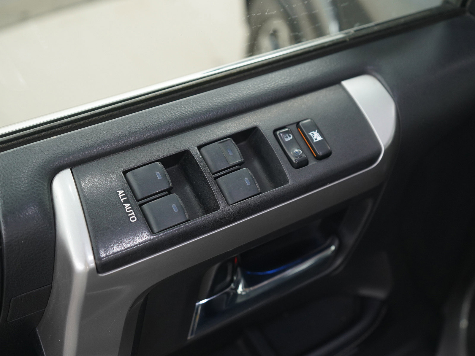 Used 2016 Toyota 4Runner Limited image 20