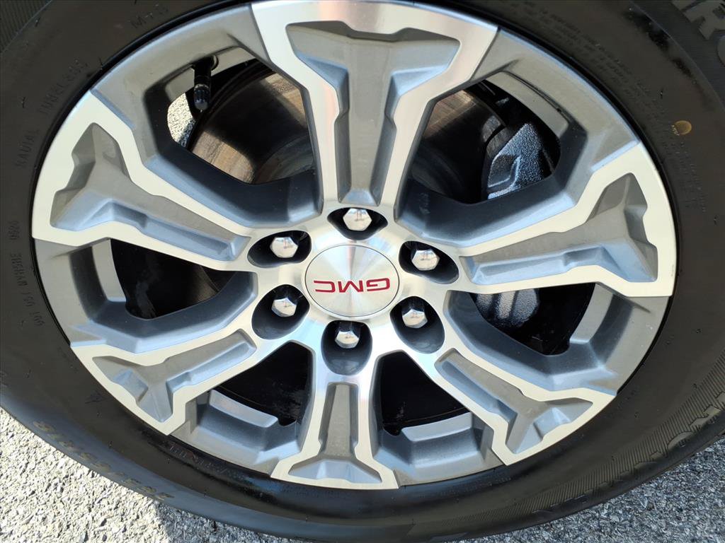 Used 2025 GMC Sierra 1500 SLT AWD/4WD image 10