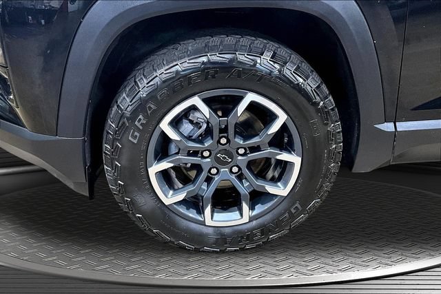 Certified 2025 Chevrolet Equinox ACTIV w/ Safety and Technology Package AWD/4WD image 29