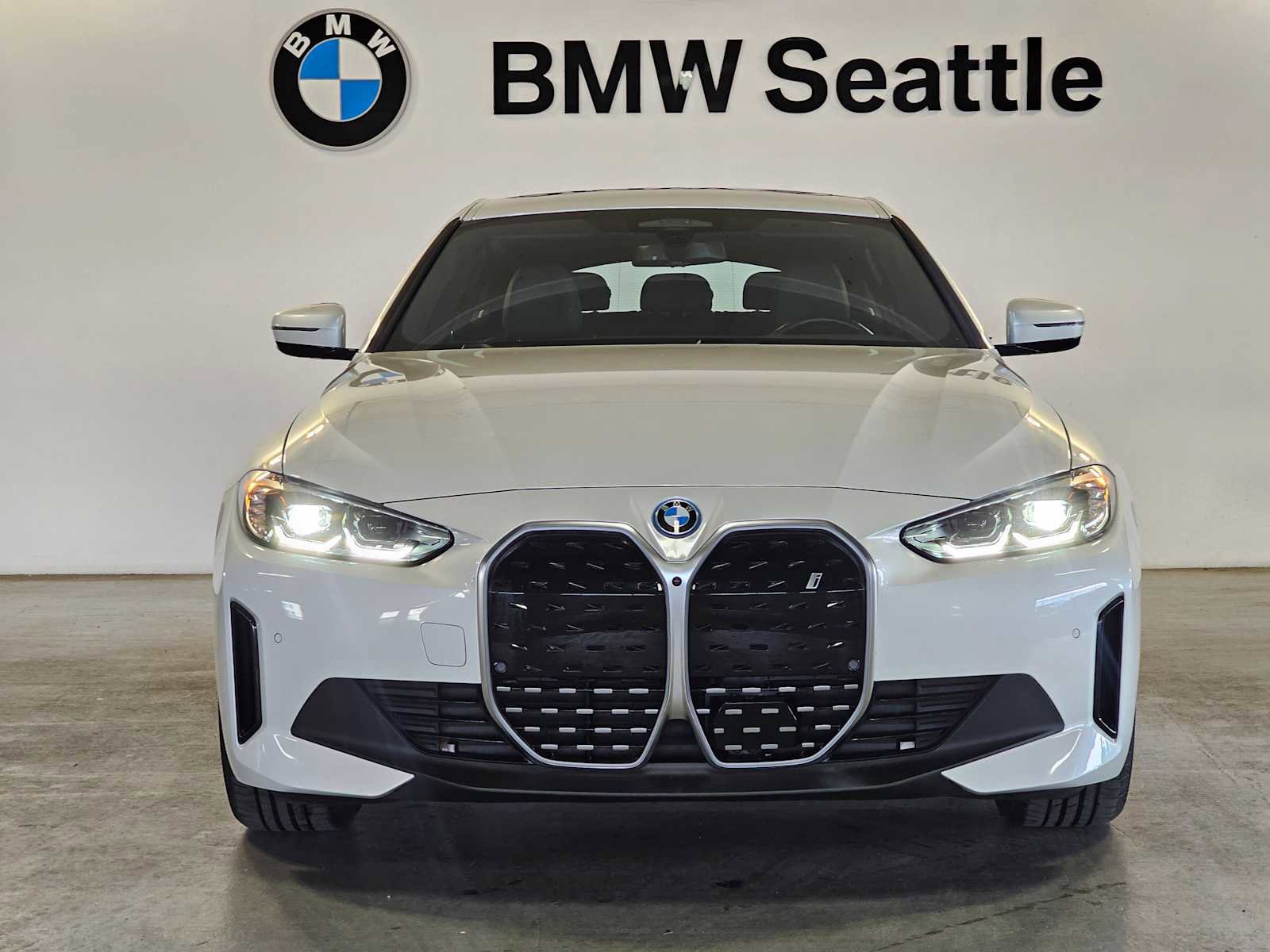 Used 2023 BMW i4 eDrive35 image 6