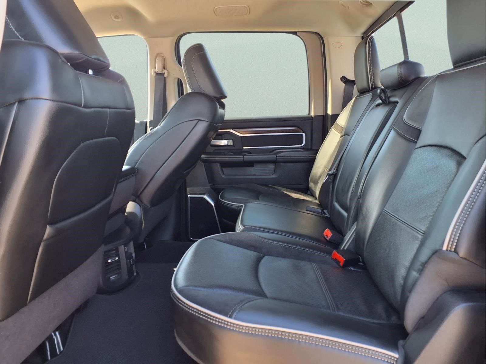 Used 2024 RAM 2500 Laramie w/ Safety Group AWD/4WD image 13