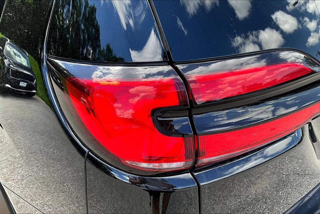 Used 2024 Chrysler Pacifica Touring-L FWD image 21