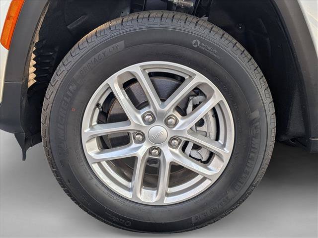 New 2025 Jeep Grand Cherokee L Laredo w/ Luxury Tech Group I AWD/4WD image 10