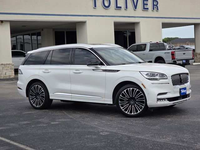 Used 2023 Lincoln Aviator Black Label w/ Dynamic Handling Package AWD/4WD image 2