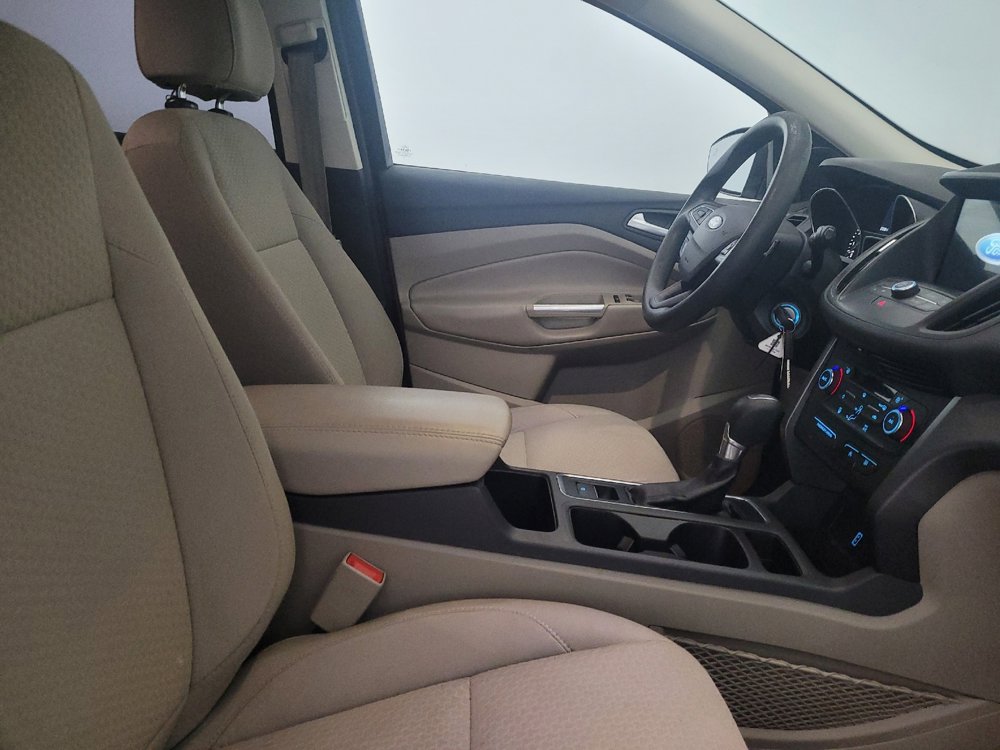 Used 2017 Ford Escape SE w/ Equipment Group 201A FWD image 21
