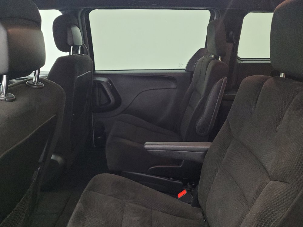 Used 2016 Dodge Grand Caravan SE FWD image 18