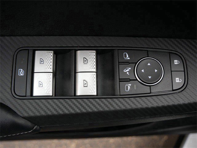 Used 2025 Mitsubishi Outlander SEL image 17