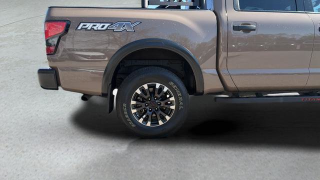 Used 2020 Nissan Titan PRO-4X w/ Pro-4x Convenience Package image 13