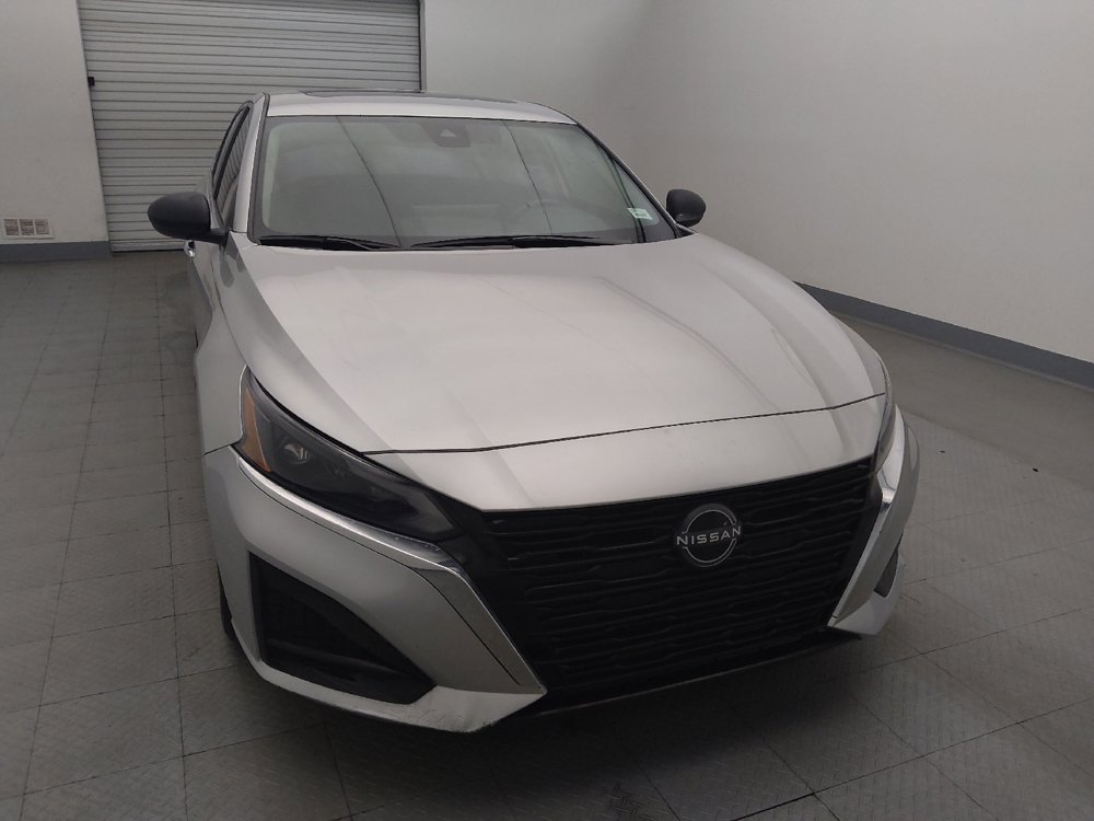 Used 2024 Nissan Altima 2.5 SV w/ SV Premium Package image 14