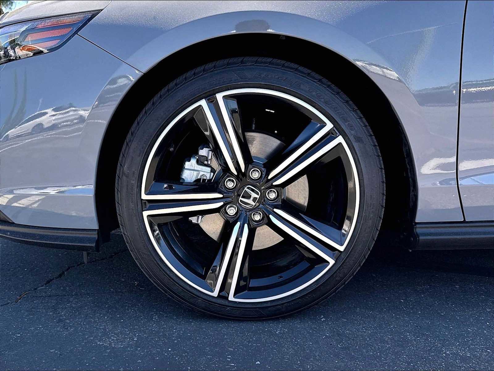 Used 2025 Honda Accord Sport image 12