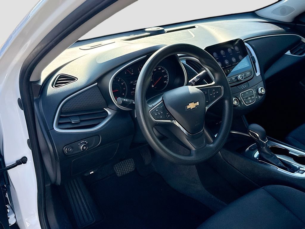 Used 2024 Chevrolet Malibu LT image 23