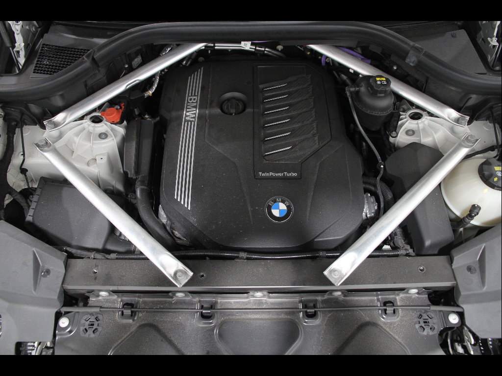 Used 2021 BMW X5 xDrive40i w/ M Sport Package AWD/4WD image 22