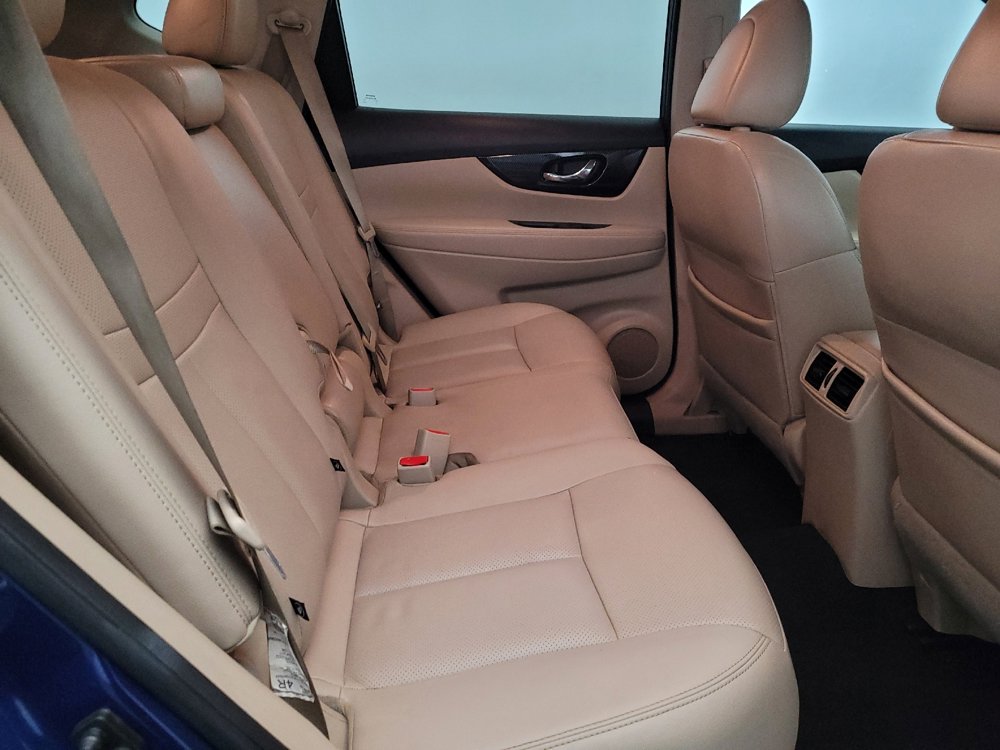 Used 2017 Nissan Rogue SL w/ SL Premium Package image 19